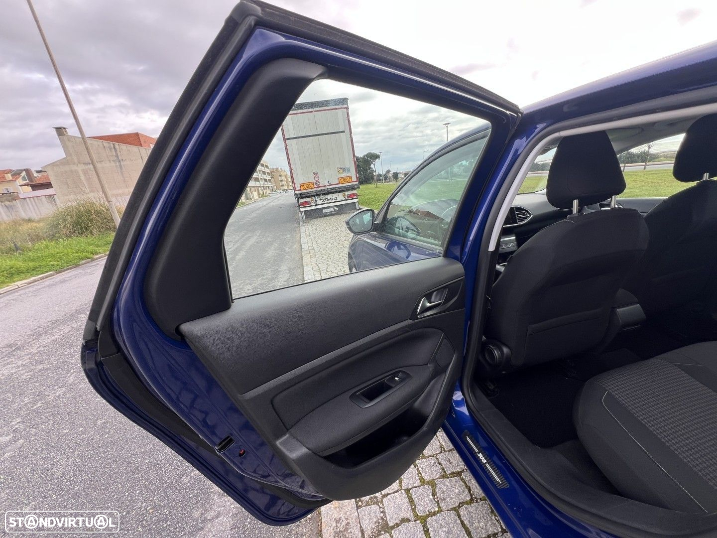 Peugeot 308 SW 1.5 BlueHDi Allure EAT8 - 38