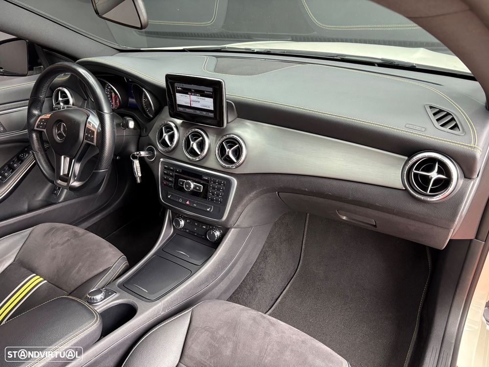 Mercedes-Benz CLA 220 CDI 7G-DCT AMG Line - 14