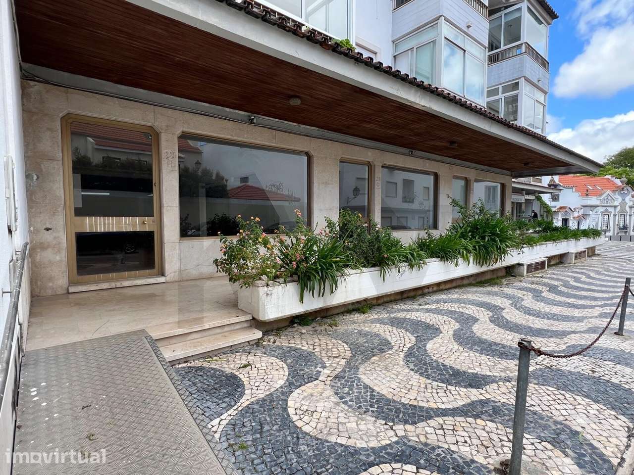 Amplo Espaço Comercial à VENDA no Centro Histórico de Cascais — A Dois - Grande imagem: 3/7