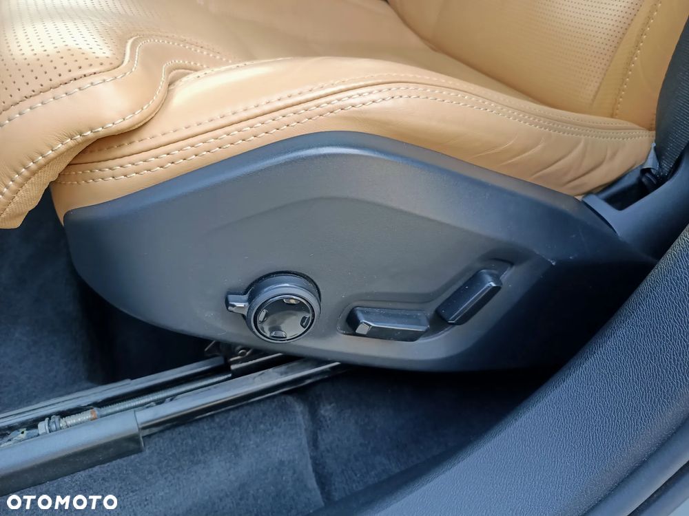 Volvo XC 60 T8 Plug-In Hybrid AWD Ultimate Bright - 34