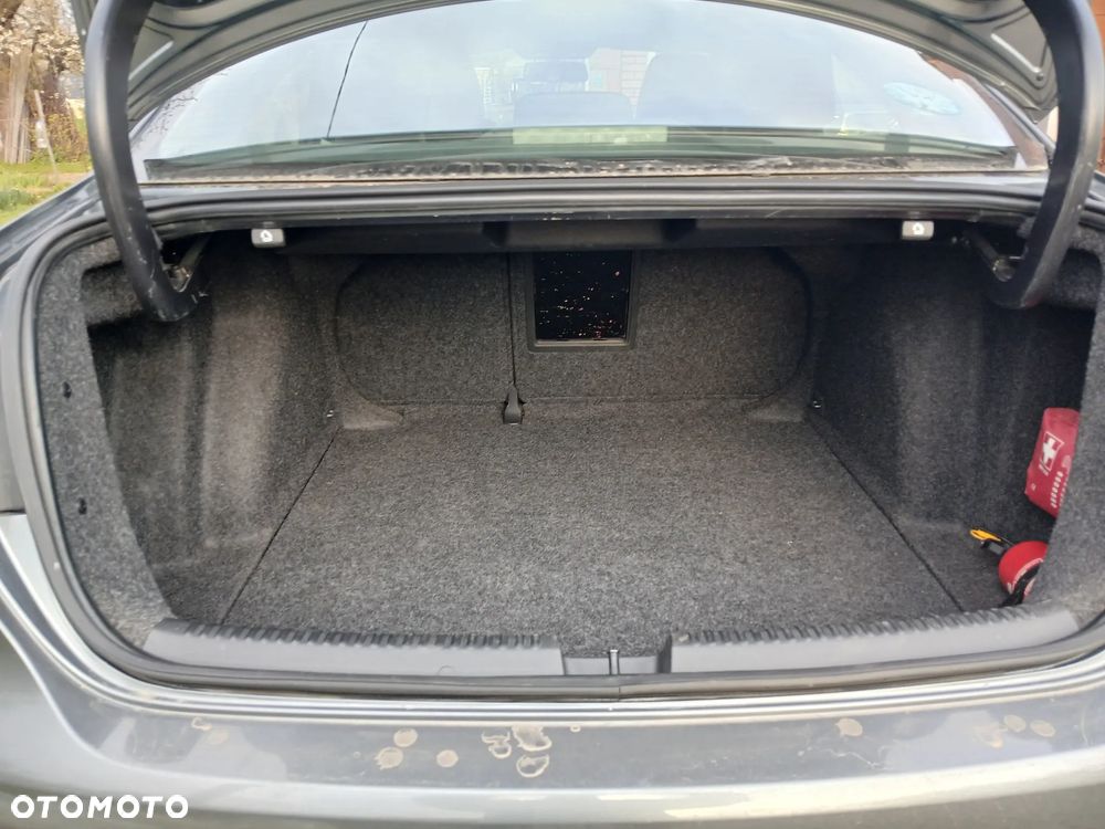 Volkswagen Jetta - 10