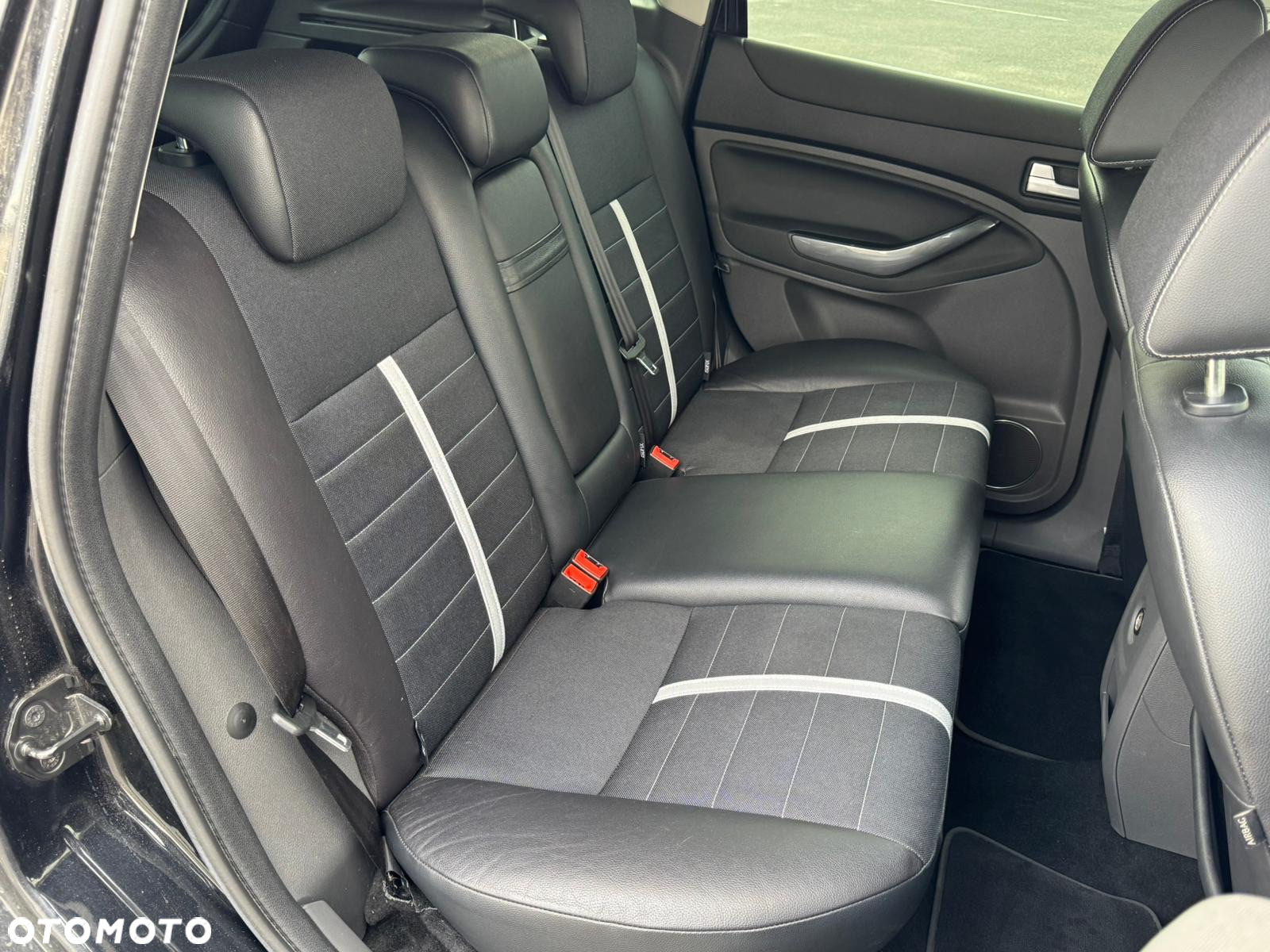 Ford Kuga 2.0 TDCi Titanium - 12