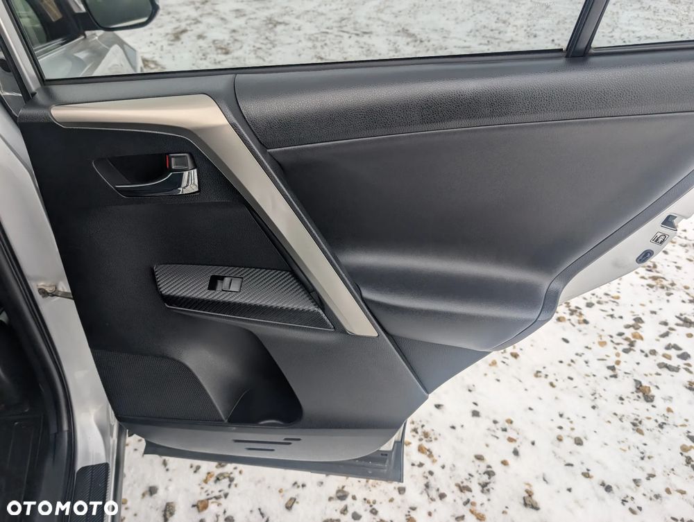 Toyota RAV4 2.0 D-4D Premium - 29