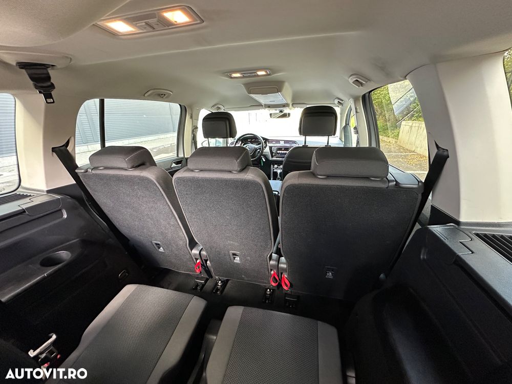Volkswagen Touran 2.0 TDI SCR DSG Comfortline - 29