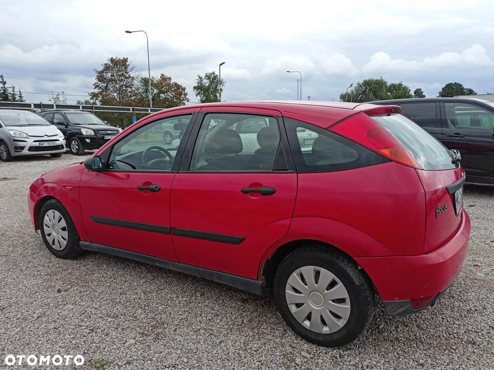 Ford Focus 1.6 Ambiente - 2