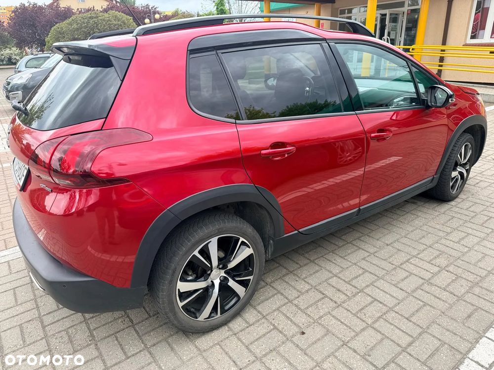 Peugeot 2008 1.2 PureTech GT Line S&S - 4