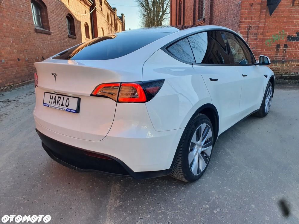 Tesla Model Y Long Range RWD - 2