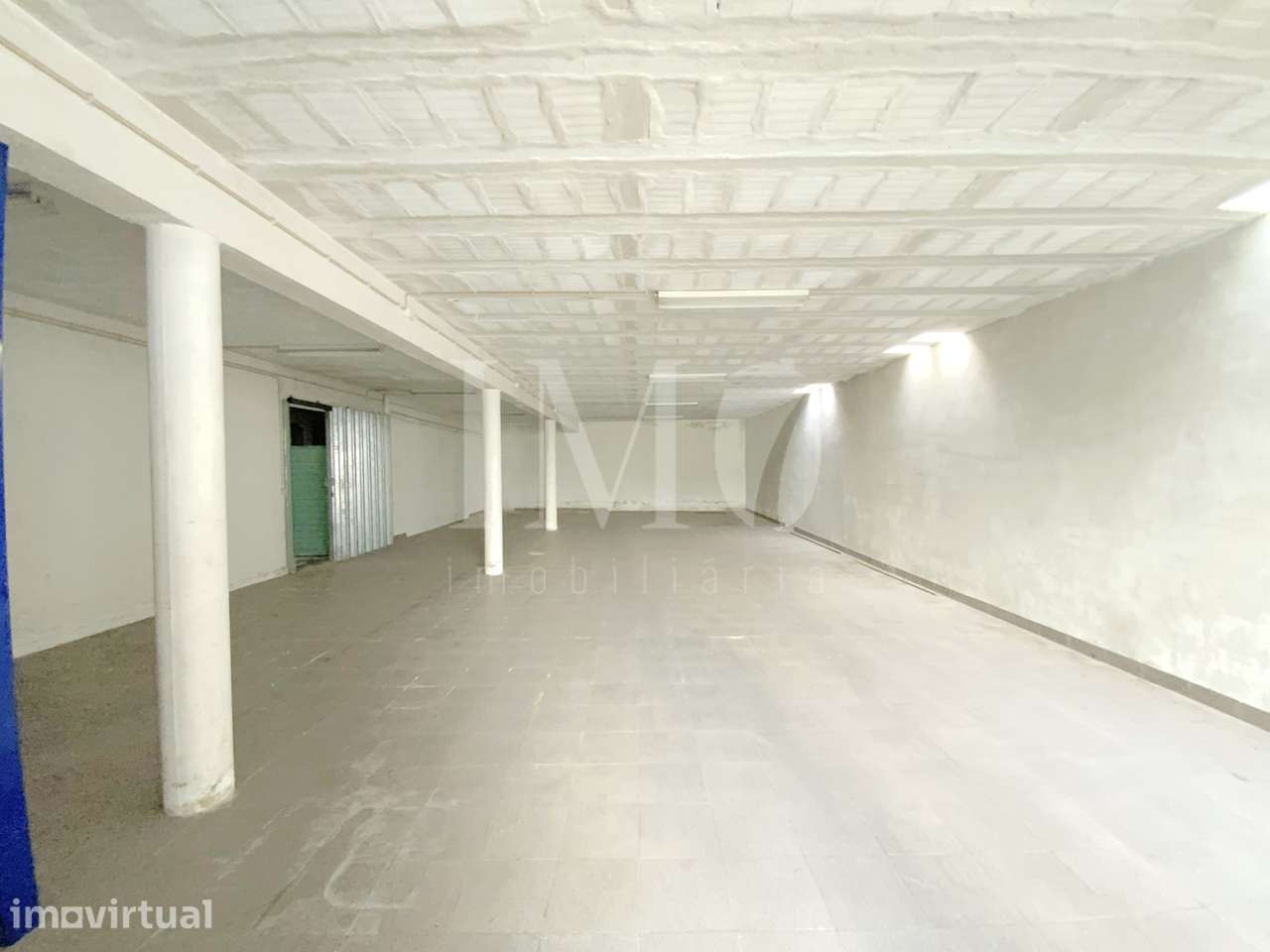 Garagem / Armazém com 200 m² junto à Nacional N205 – Galegos, Barcelos - Grande imagem: 2/13