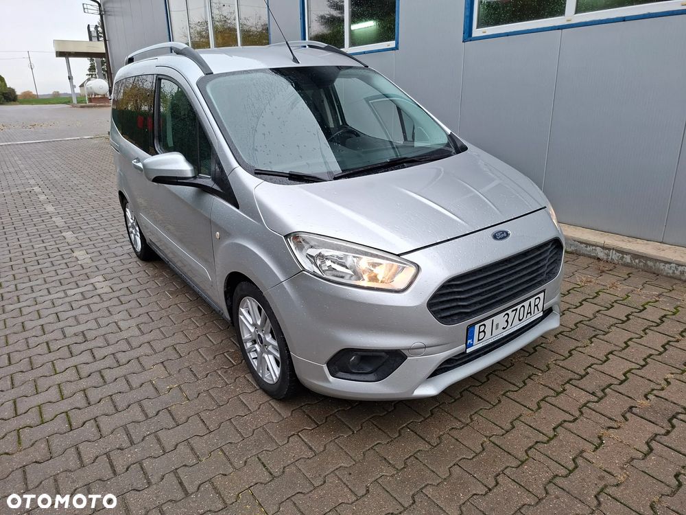 Ford Tourneo Courier - 12