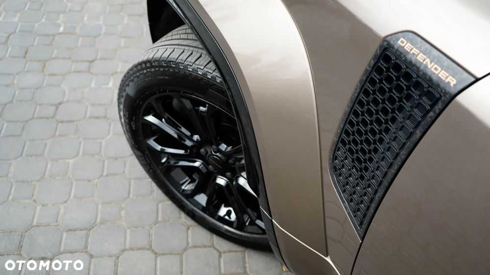 Land Rover Defender 4.4 P635 V8 mHEV Octa - 13