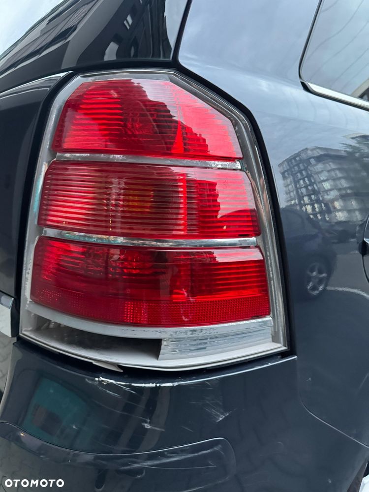 Opel Zafira 1.8 Cosmo - 8