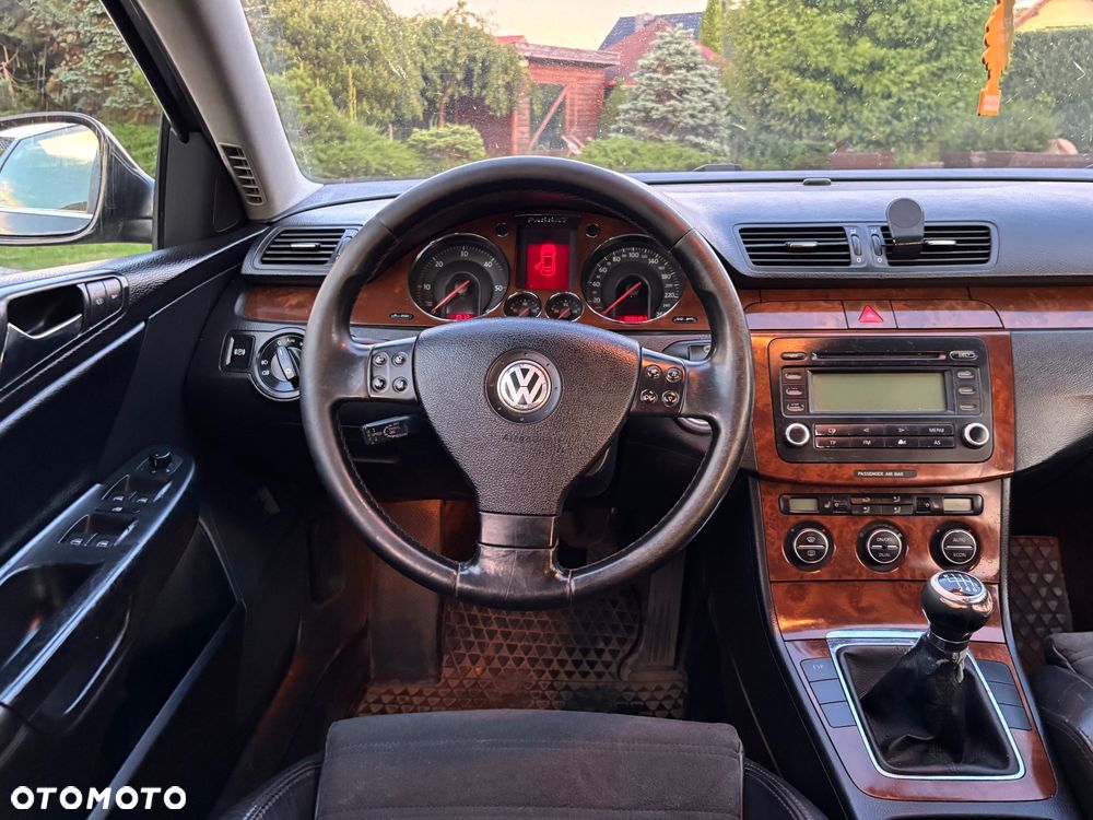 Volkswagen Passat 2.0 TDI Comfortline - 17