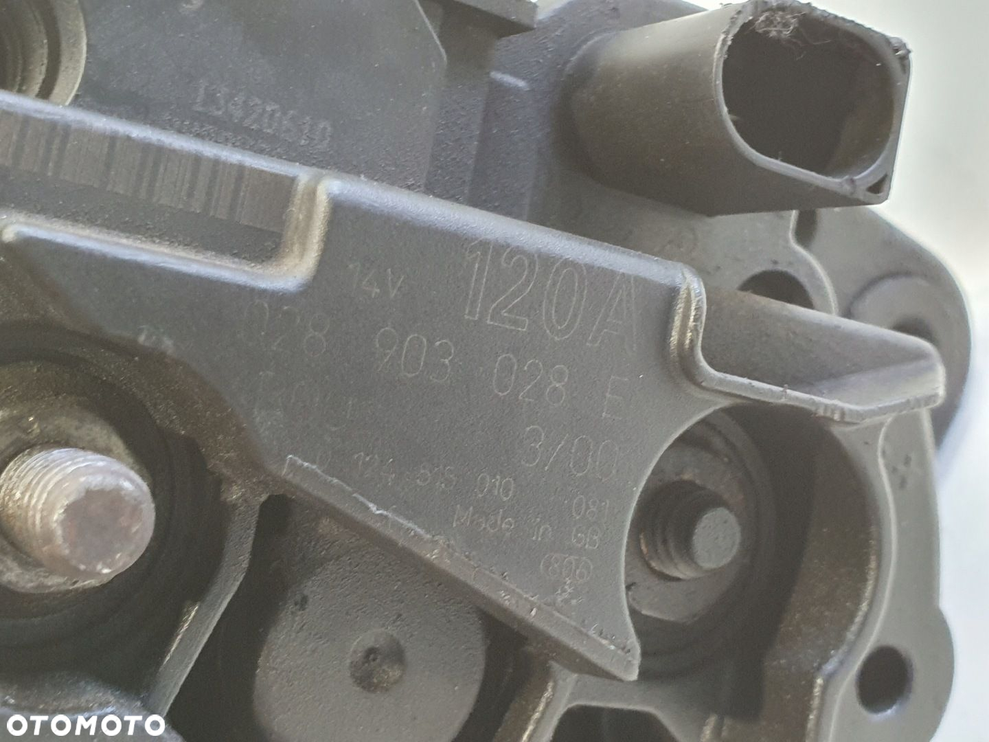Audi TT 1.8 T ALTERNATOR bosch 028903028E 120A - 2
