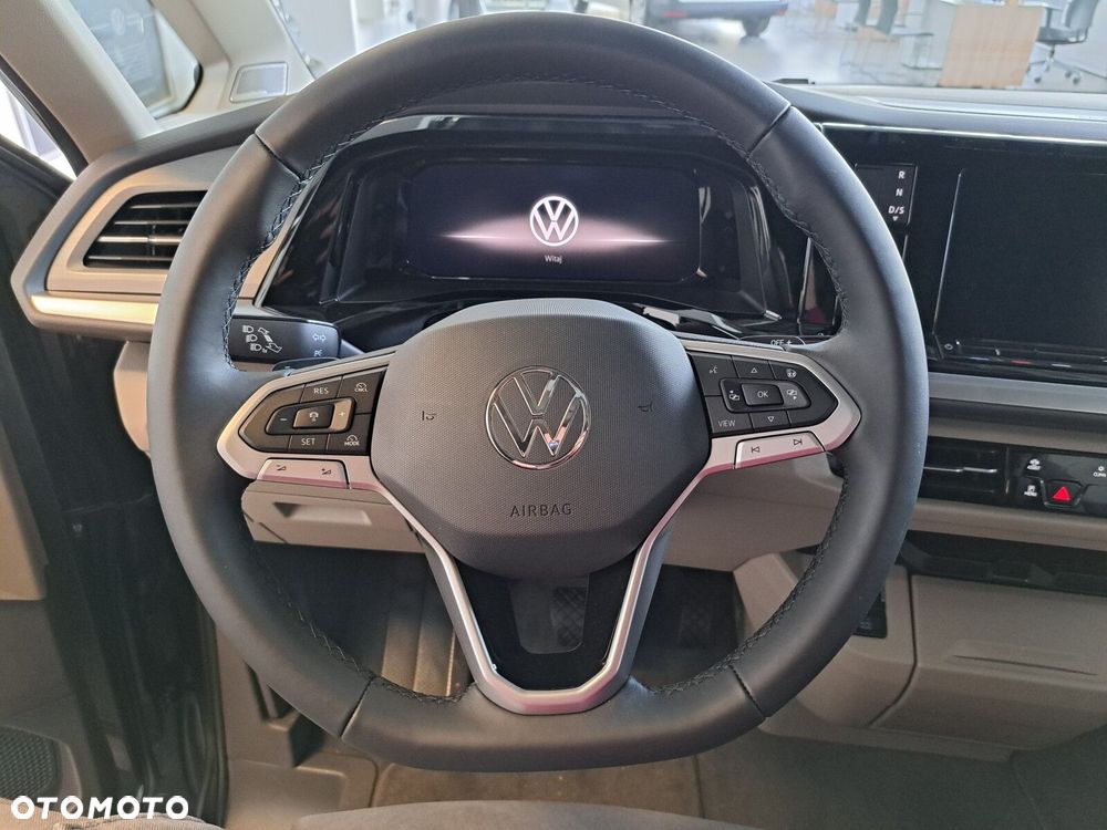Volkswagen Multivan - 12