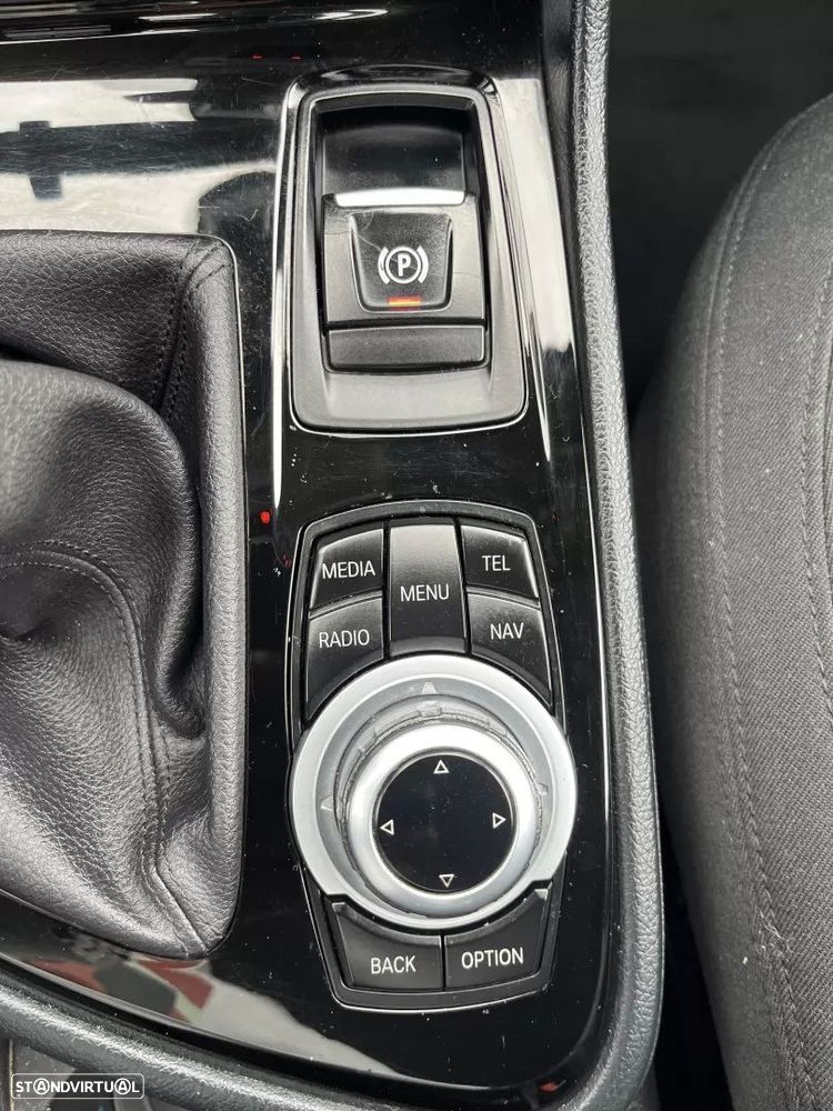 BMW 218 Active Tourer d Line Sport - 39