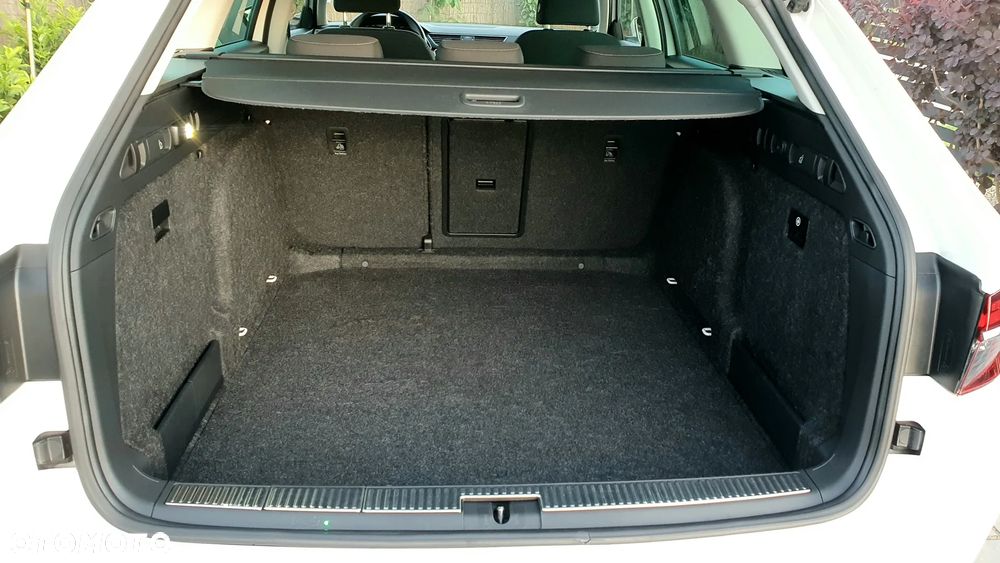 Skoda Superb 2.0 TDI SCR 4x4 Style DSG - 33