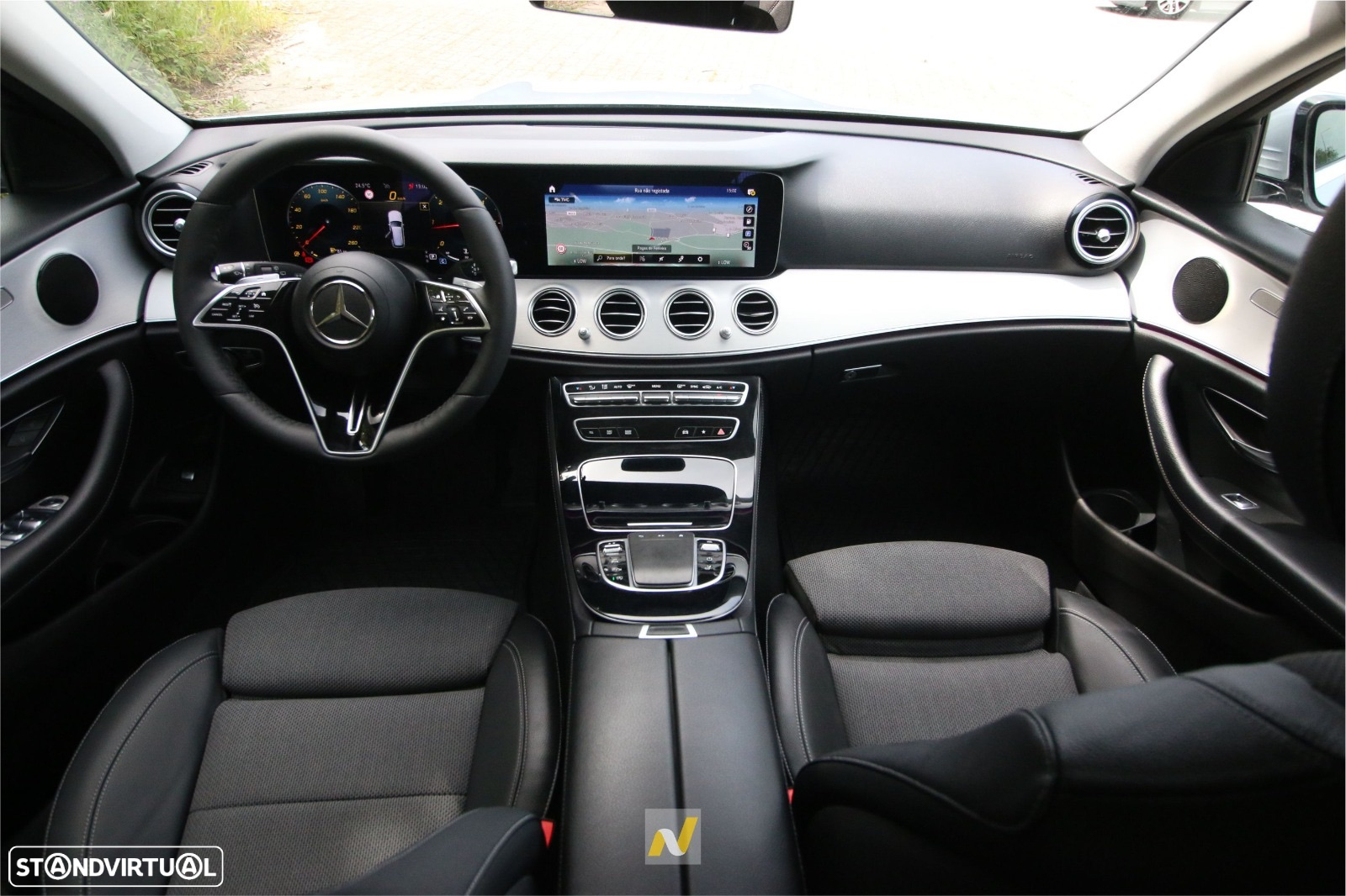 Mercedes-Benz E 220 d 4Matic T 9G-TRONIC Avantgarde - 24