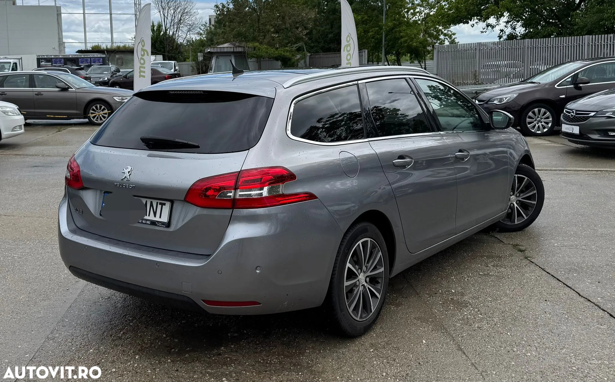 Peugeot 308 1.2 L PureTech Turbo Allure - 3