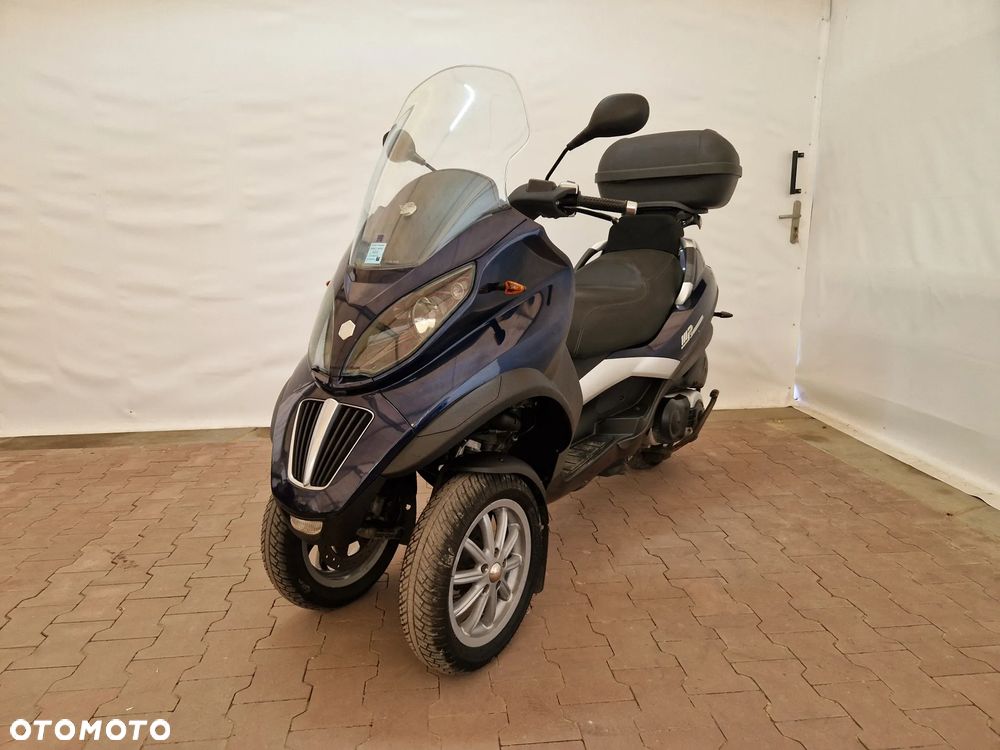 Piaggio MP-3 - 4
