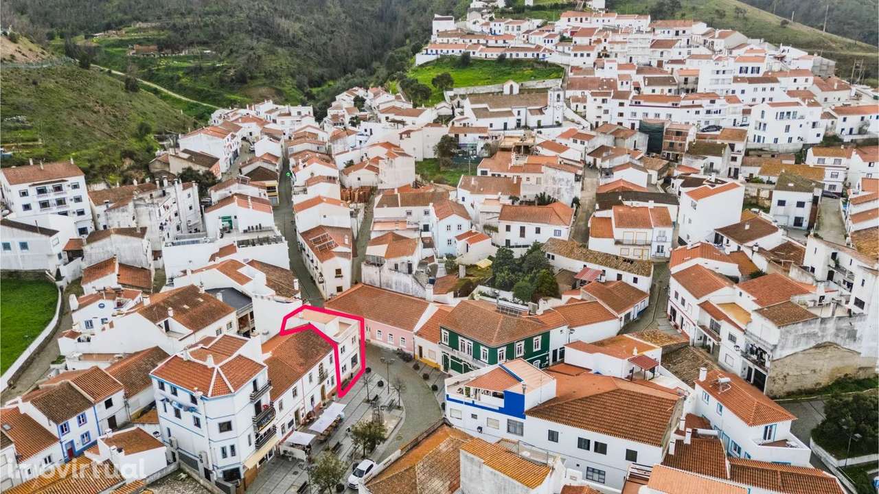 Loja no centro da vila de Odeceixe - Grande imagem: 2/11