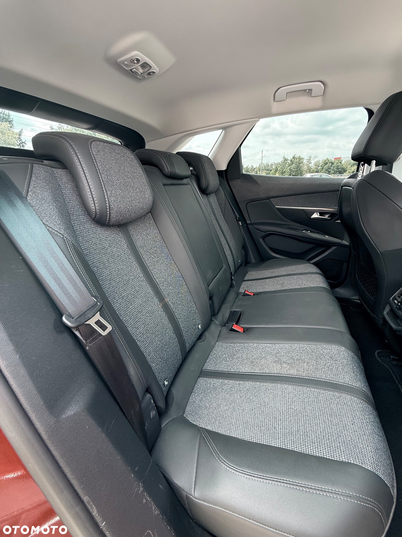 Peugeot 3008 1.2 PureTech Allure Pack S&S EAT8 - 24
