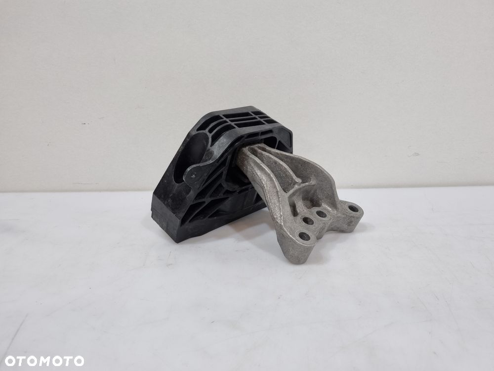 OPEL CORSA F 1.2 PODUSZKA SILNIKA 243243 - 1