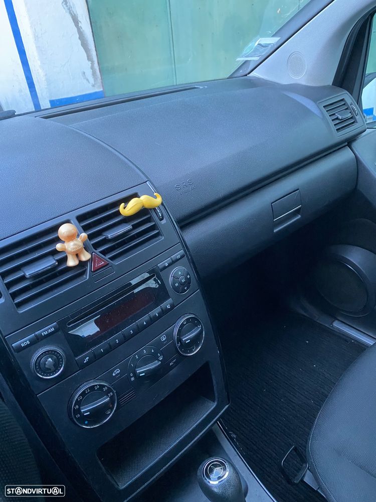 Mercedes-Benz A 150 Elegance Automatic - 23