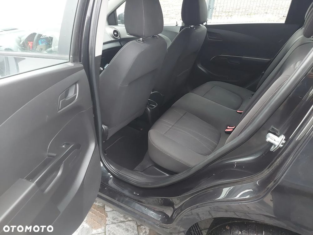 Chevrolet Aveo 1.4 LT - 8