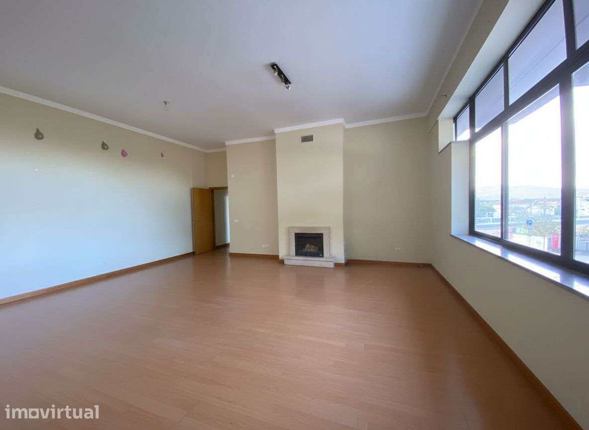 Oportunidade de Investimento | T3 na Cidade de Setúbal - Grande imagem: 3/18