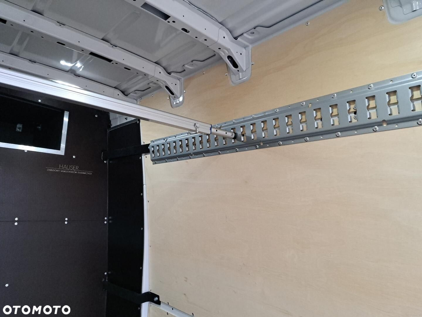 Volkswagen Crafter 35 Furgon, 2,0 TDI SCR 177KM,  6-bieg man., r.o: 4490 mm - 27