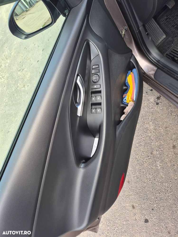 Hyundai i30 1.5 T-GDI MHEV 160CP Highway - 8