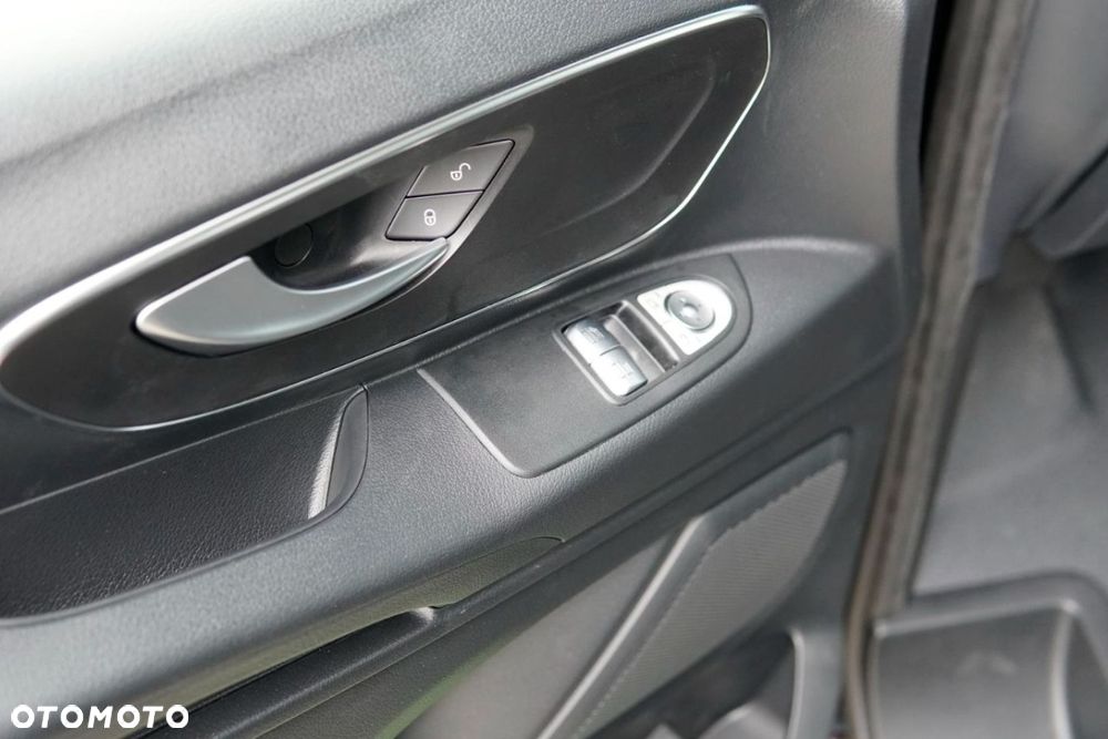 Mercedes-Benz VITO - 25