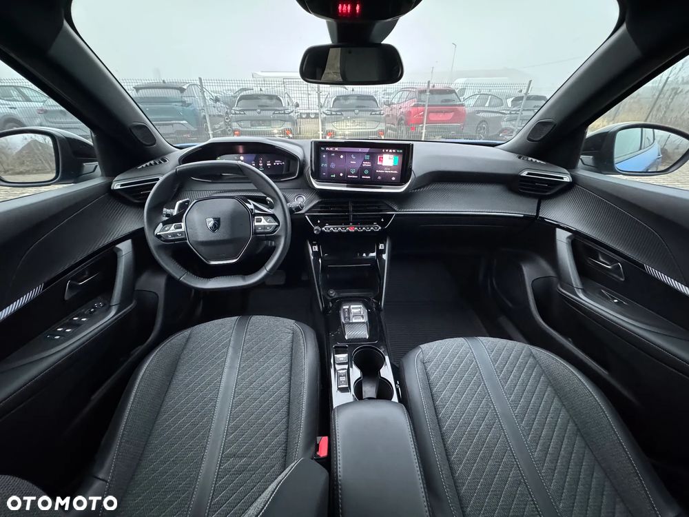 Peugeot 2008 BlueHDi 130 Allure S&S EAT8 - 26