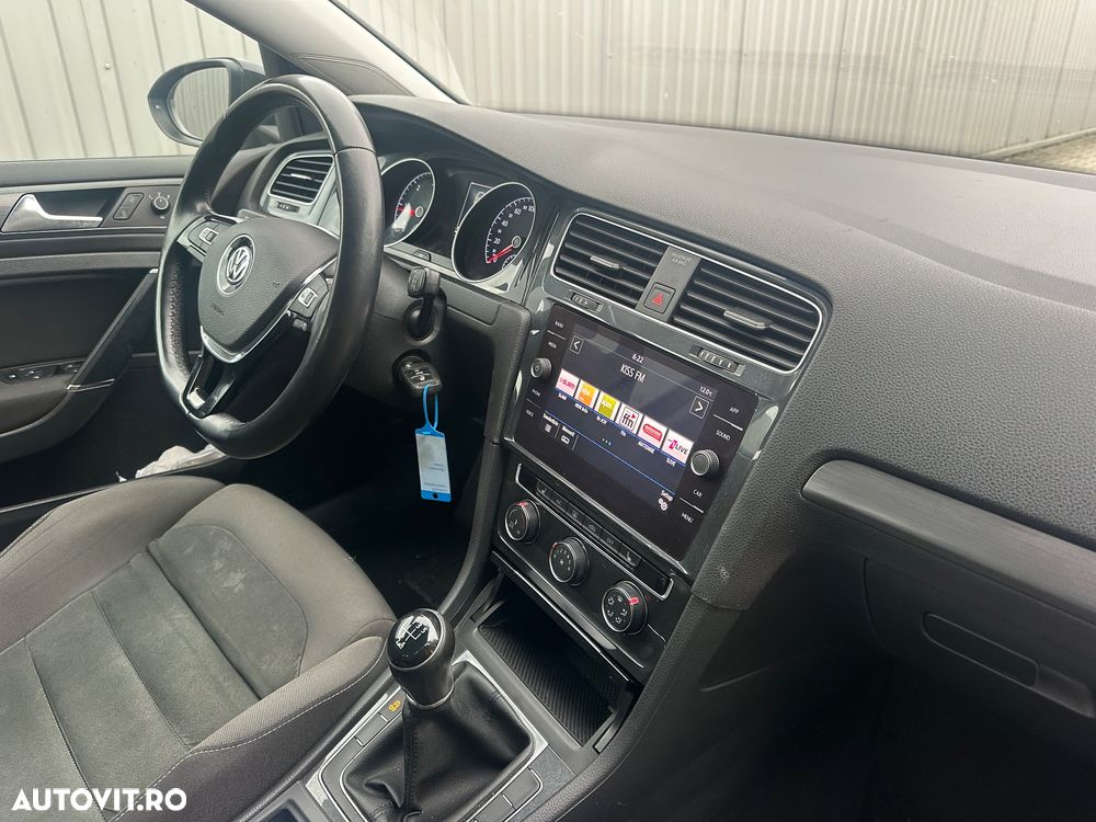 Volkswagen Golf - 6