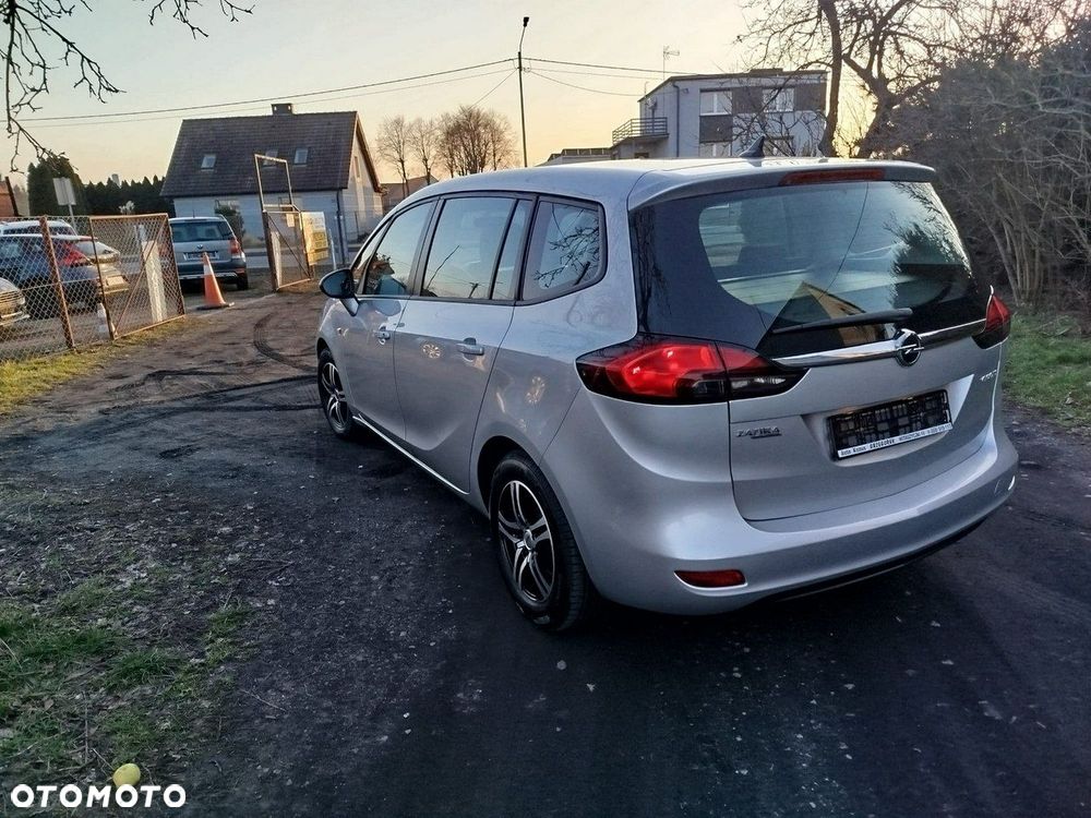Opel Zafira - 9