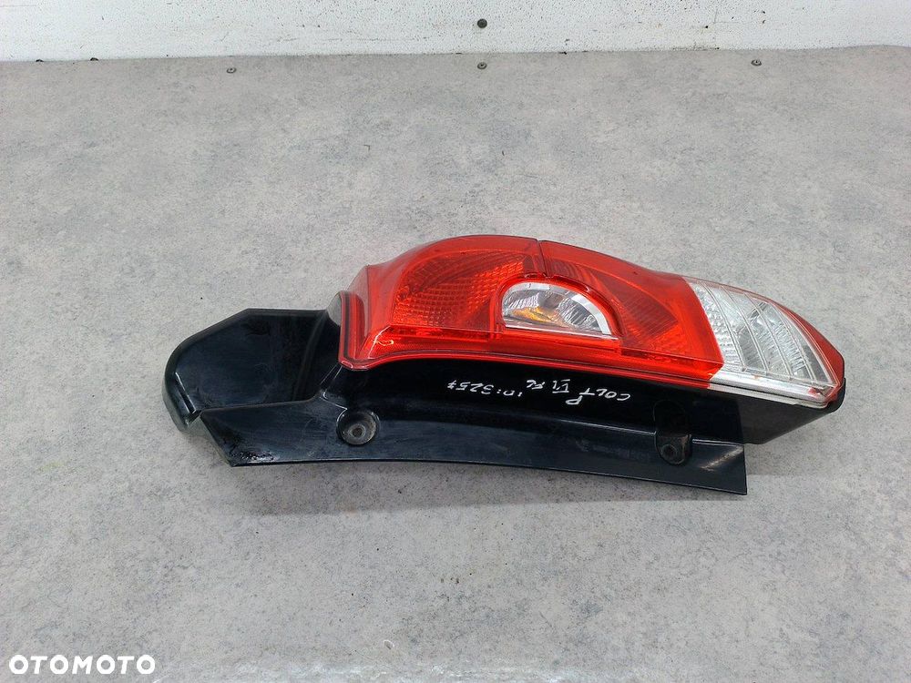 LAMPA TYLNA PRAWA MITSUBISHI COLT VI FL ( 2008-2012 ) HATCHBACK - 3