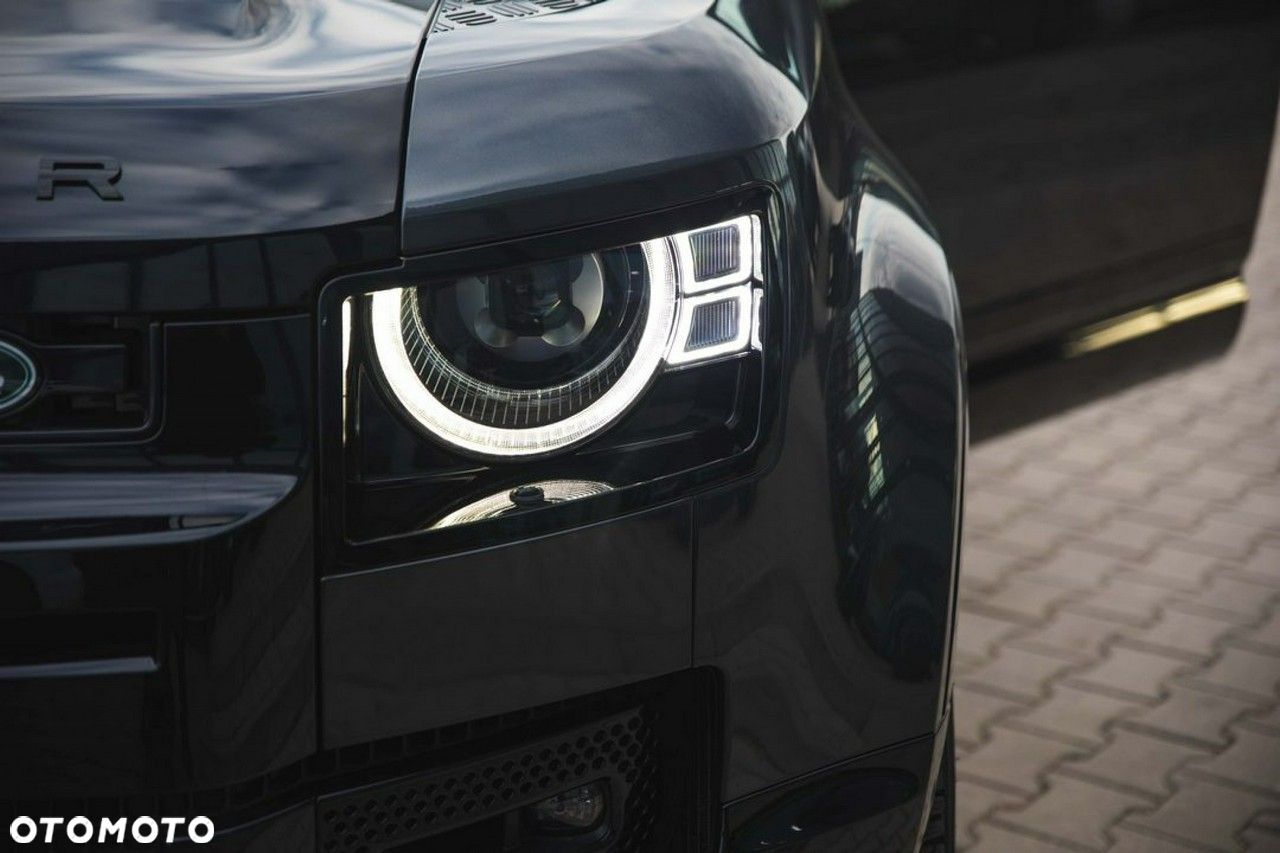 Land Rover Defender - 12