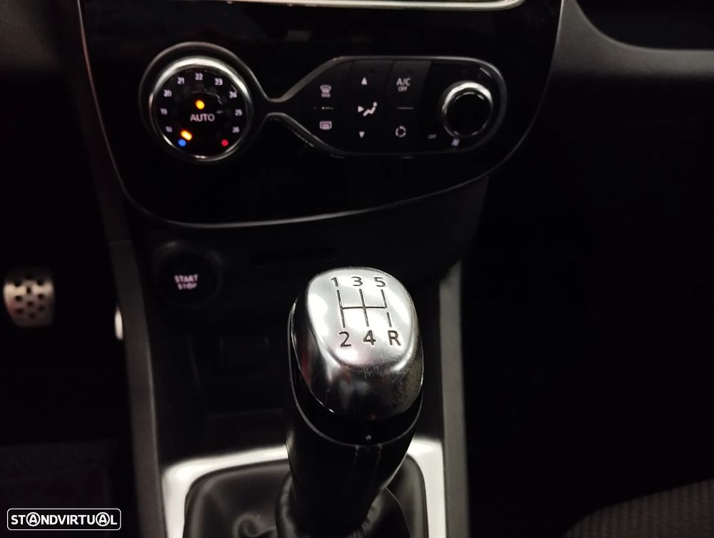 Renault Clio Sport Tourer 1.5 dCi GT Line - 31