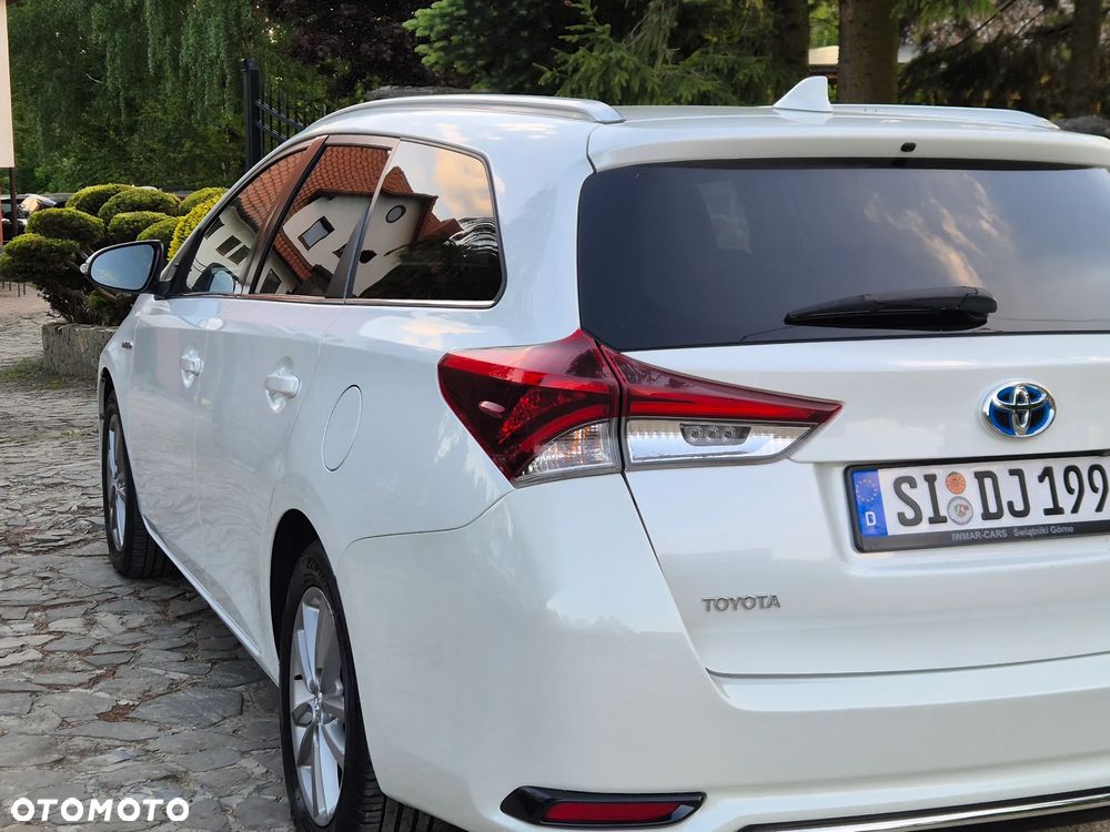 Toyota Auris - 16
