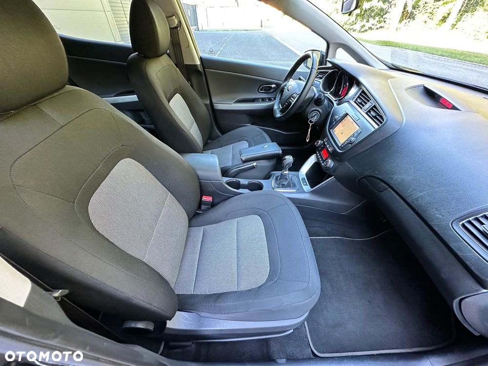 Kia Ceed 1.6 GDI Platinum Edition - 25