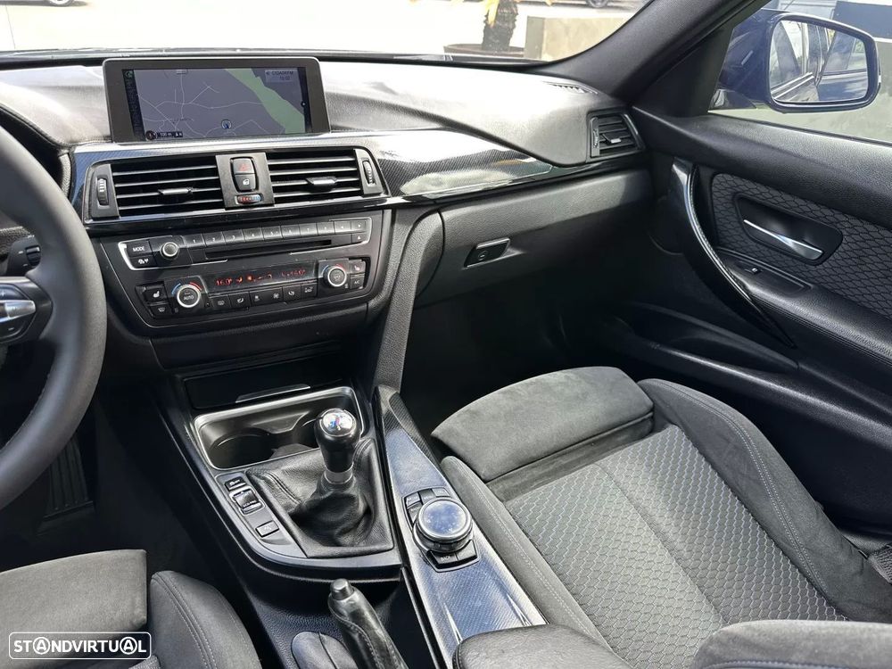 BMW 318 d Pack M - 29