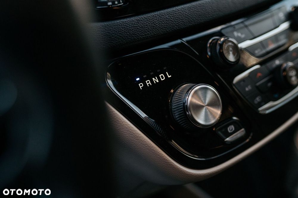 Chrysler Pacifica - 32