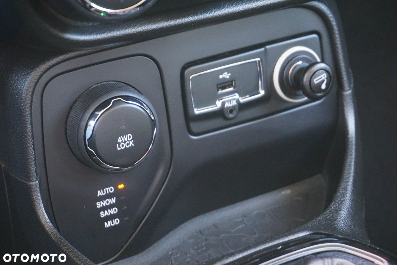 Jeep Renegade 1.4 MultiAir Limited 4WD S&S - 29