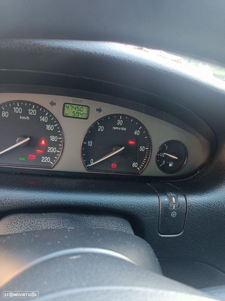 Lancia Lybra 1.9 JTD LX - 3