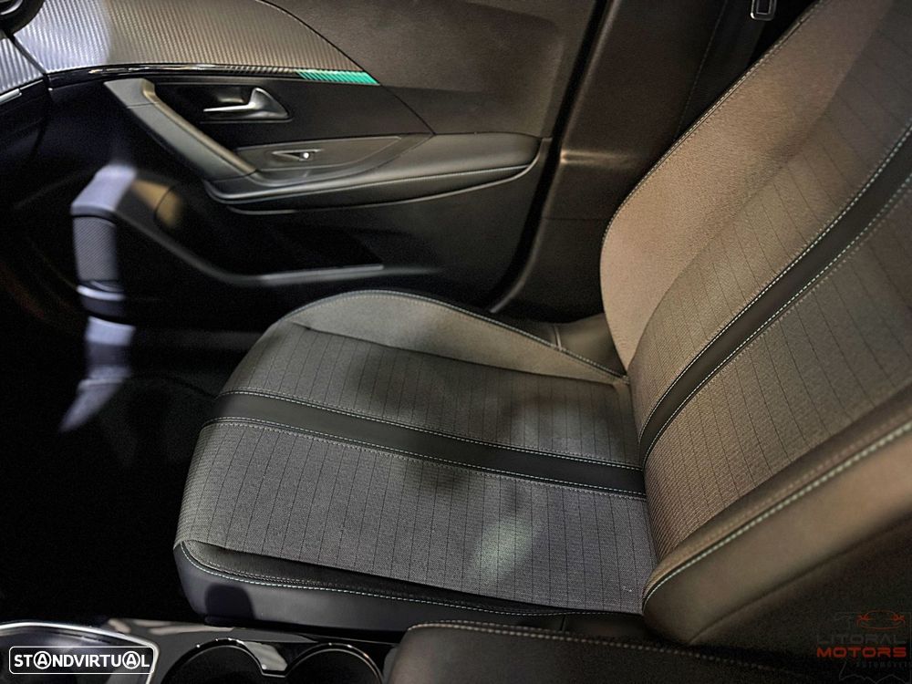 Peugeot 2008 1.2 PureTech Allure Pack - 23