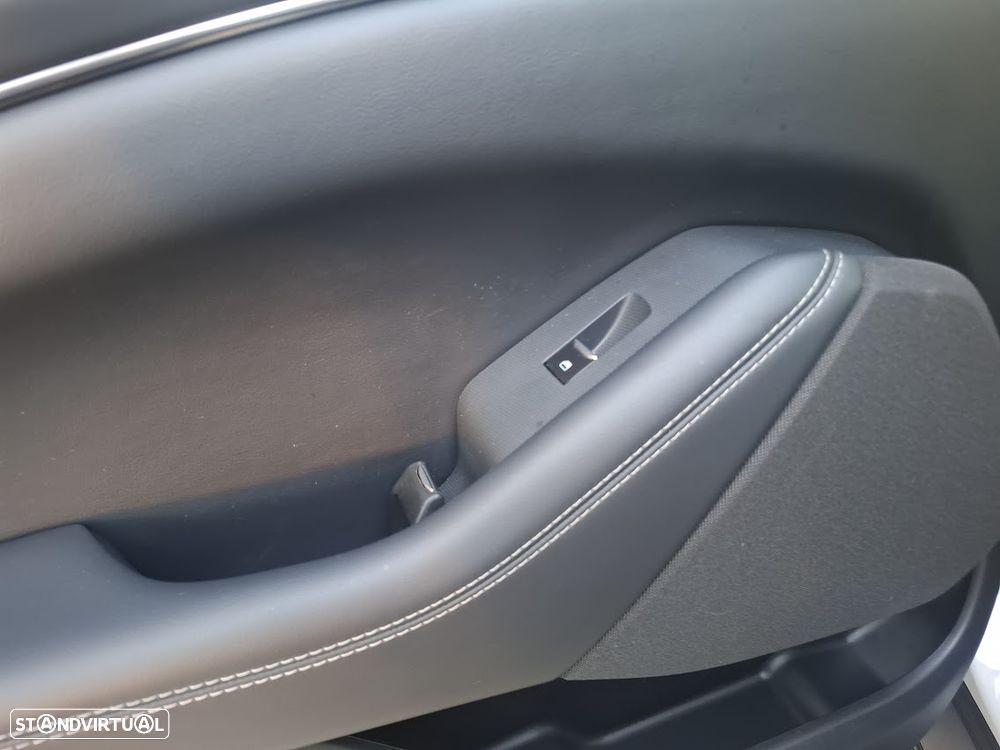 Ford Mustang Mach-E Premium - 35