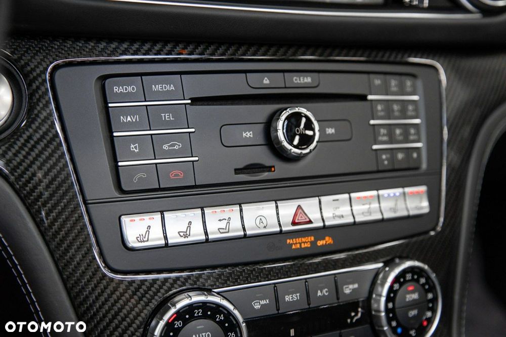 Mercedes-Benz SL 63 AMG - 32
