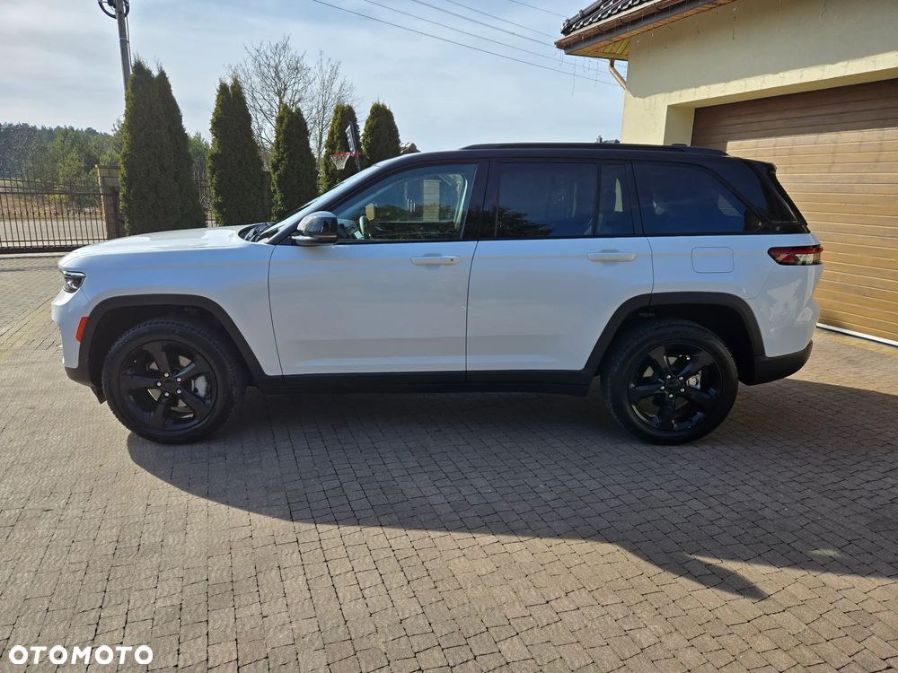 Jeep Grand Cherokee - 11