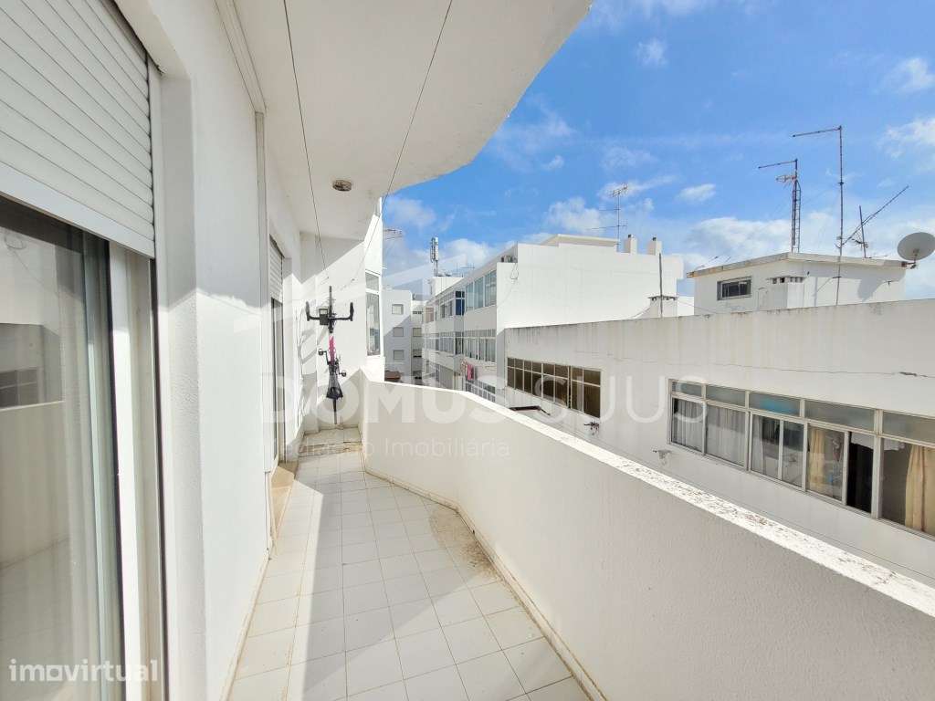 Apartamento T2 renovado no centro de Olhão - Grande imagem: 4/10