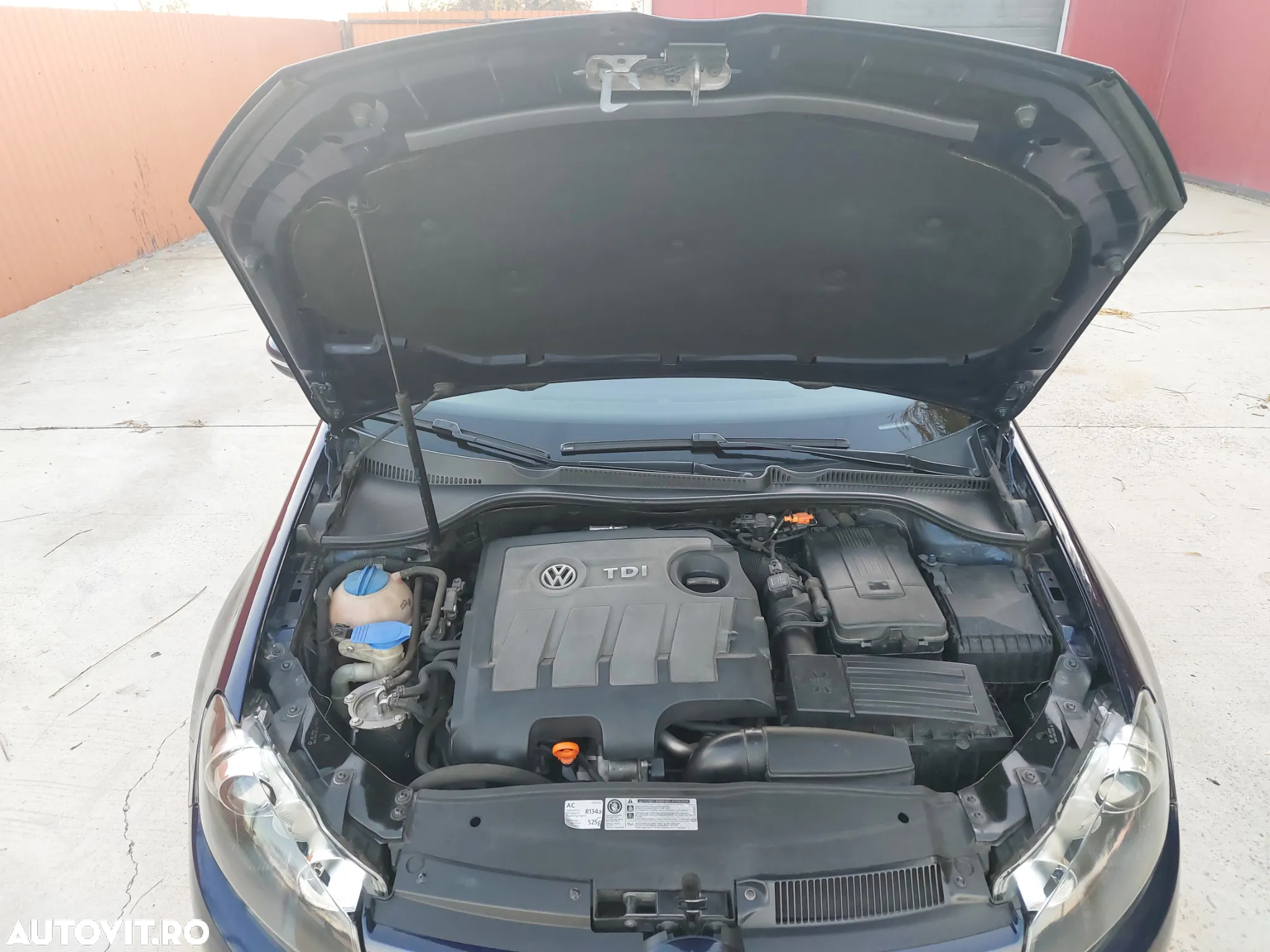 Volkswagen Golf 1.6 TDI DPF Highline - 6